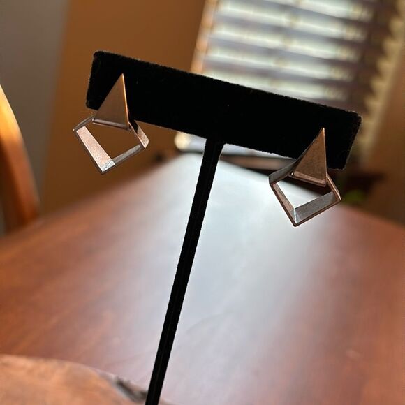 Fun Geometric Earrings - Picture 1 of 4